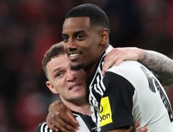 Rahasia Kontrak Isak di Liverpool: Klausul Media Sosial!