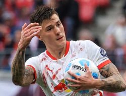 Perburuan Striker Panas: Setan Merah dan The Magpies Berebut Benjamin Sesko!