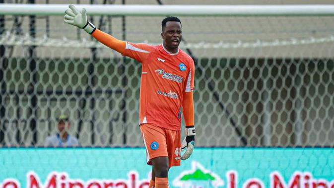 Benteng Kadu Gagah di Tengah Badai Pasifik