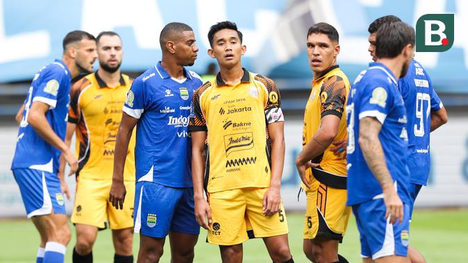 Persija Hitung Detik Detik Kudeta Puncak